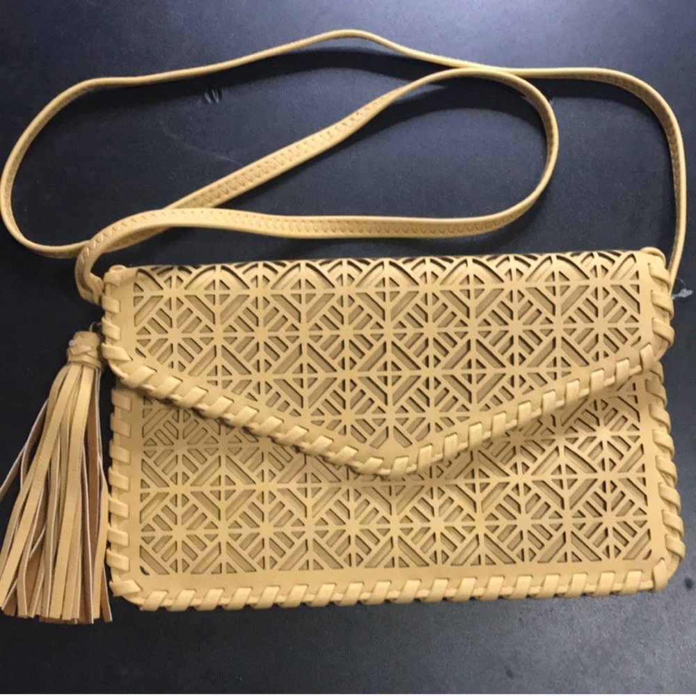Leather Diecut Tassel Crossbody Purse 💛